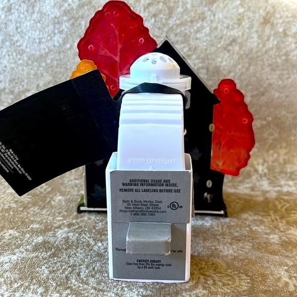 Brand New Bath & Body Works Wallflower Plug Diffuser Fall Leaves Projector Home - Picture 3 of 10